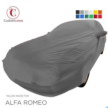 Op maat  gemaakte indoor Alfa Romeo GT met spiegelzakken