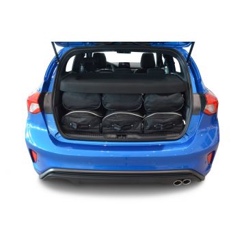 Resväska set specialtillverkat för Ford Focus 4 (adjustable boot floor in highest position) 2018-aktuellt