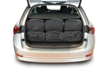 Set di borse da viaggio realizzato su misura per Skoda Octavia 4 Kombi (NX) (adjustable boot floor in highest position) 2020-attuale