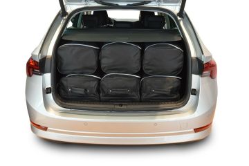 Set di borse da viaggio realizzato su misura per Skoda Octavia 4 Kombi (NX) (adjustable boot floor in lowest position) 2020-attuale