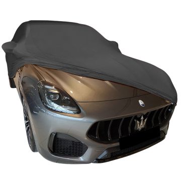 Indoor autohoes Maserati Grecale met spiegelzakken