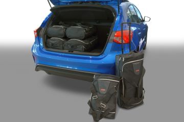 Resväska set specialtillverkat för Ford Focus 4 (adjustable boot floor in highest position) 2018-aktuellt