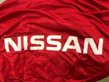 Maßgeschneiderte indoor Autoabdeckung Nissan Note Maranello Red mit Spiegeltaschen print inkl.